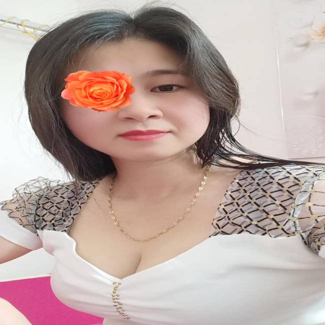 Quỳnh Hương - Máy bay bà già TT Hoà Thuận tìm trai 6 múi